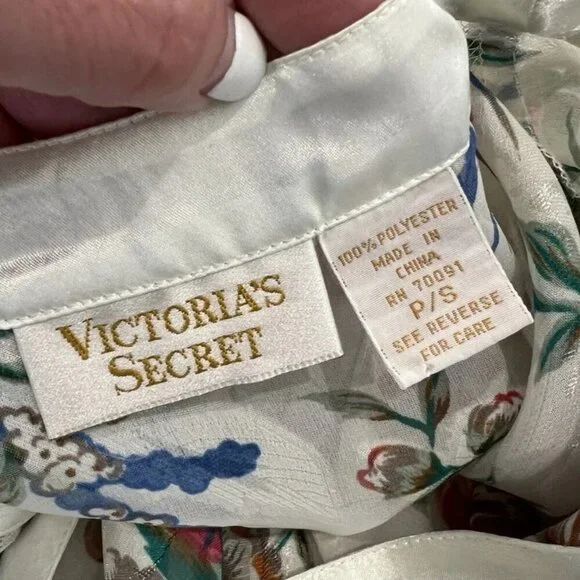 Victoria's Secret Vintage 90s Long Sleeve Dark Floral Opaque Kimono Robe Small - Picture 3 of 7